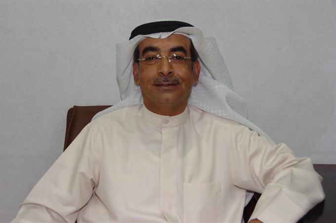 شاكر عوض