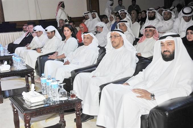 دعلي العمير خلال حضوره حفل التخرج