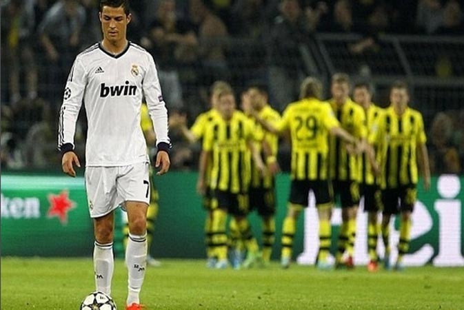 بالفيديو.. دورتموند يُجبر جماهير مدريد على إهانة مورينيو ولاعبيه