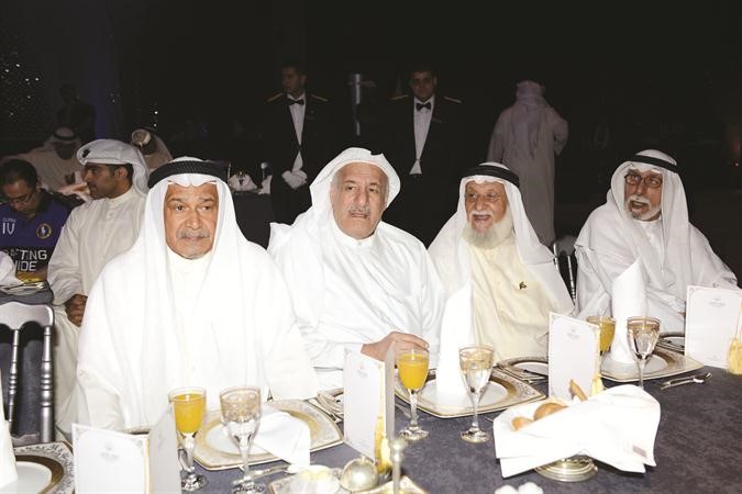 ابراهيم الصلال ومحمد المنيع وجاسم النبهان واحمد الصالح في الحفل 