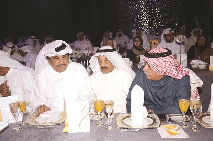 عبدالامير التركي وعبدالحسين عبدالرضا وبينهما عبدالامام عبدالله