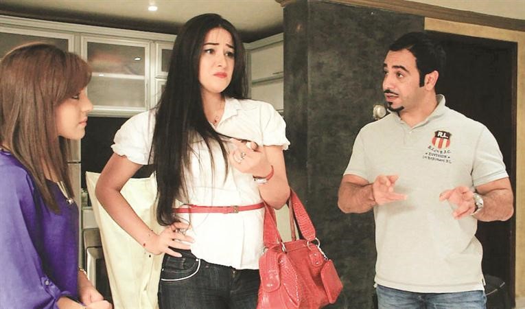 مشعل معرفي في مشهد من الفيلم