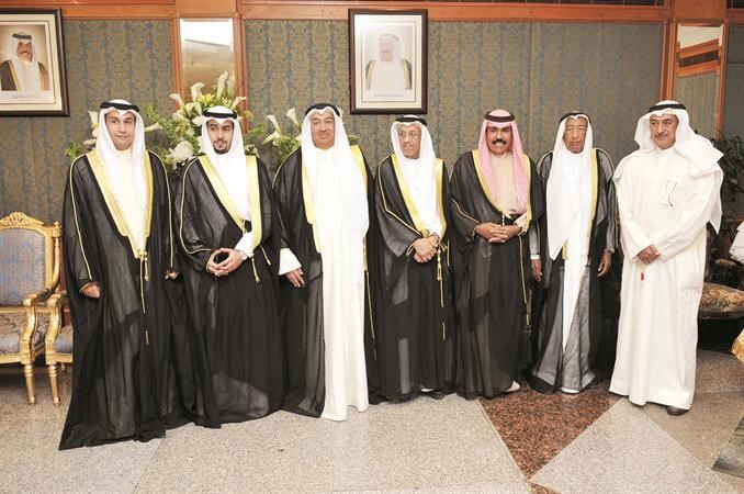 سمو ولي العهد الشيخ نواف الاحمد يقدم التهاني
