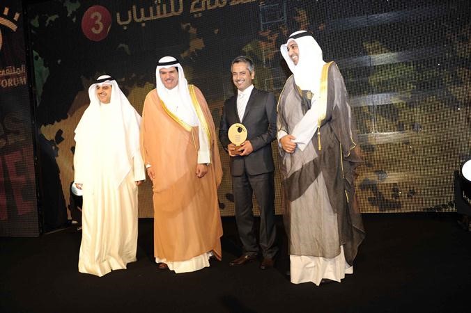 الشيخ سلمان الحمود والشيخ محمد العبدالله وماضي الخميس يكرمون الاعلامي السعودي سعود الدوسري﻿
