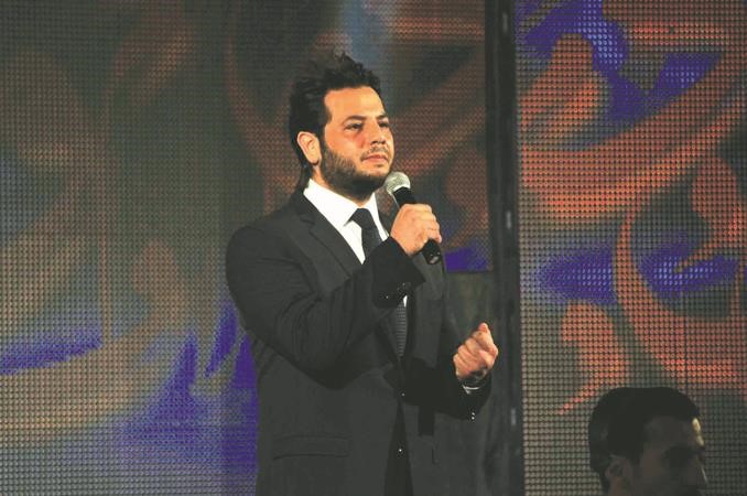 الاعلامي اللبناني نيشان متحدثا خلال الملتقى﻿