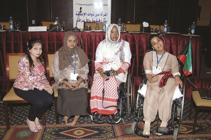 عائشة مع ادارة المؤتمر	ناصر عبدالسيد﻿