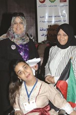 الزميلة هناء السيد مع عائشة ووالدتها﻿