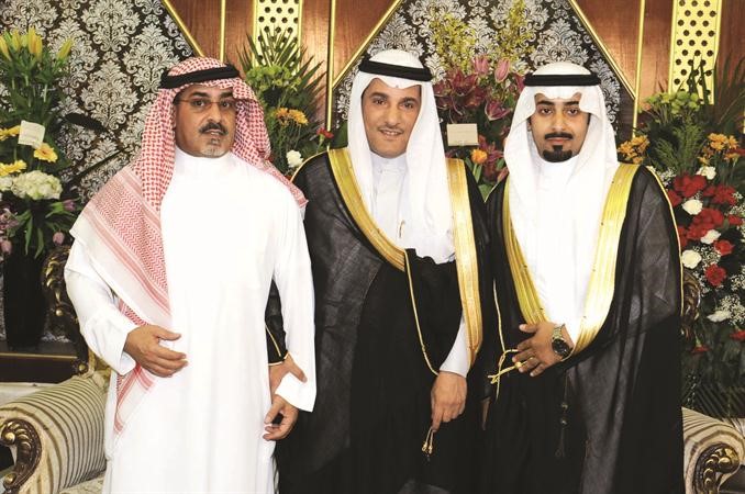 سعد العماني متوسطا المعرس خالد الشليويح وفيصل الشليويح﻿