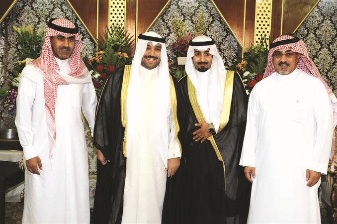 الشيخ صباح ناصر صباح الاحمد مع المعرس وفيصل وطلال الشليويح	تصوير قاسم باشا﻿