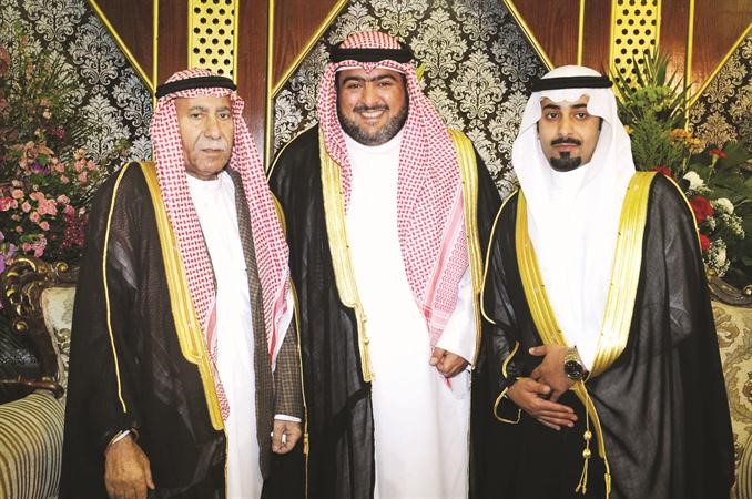 الشيخ ثامر العلي يبارك للمعرس ووالده بداح الشليويح﻿
