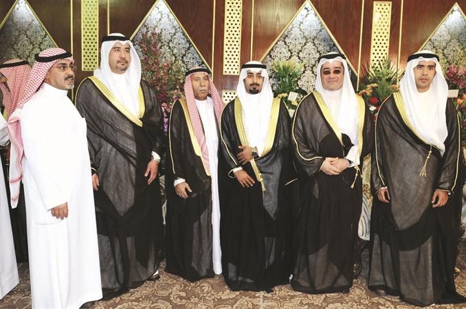 الشيخ دعيج الدعيج والشيخ خليفة الدعيج يباركان﻿