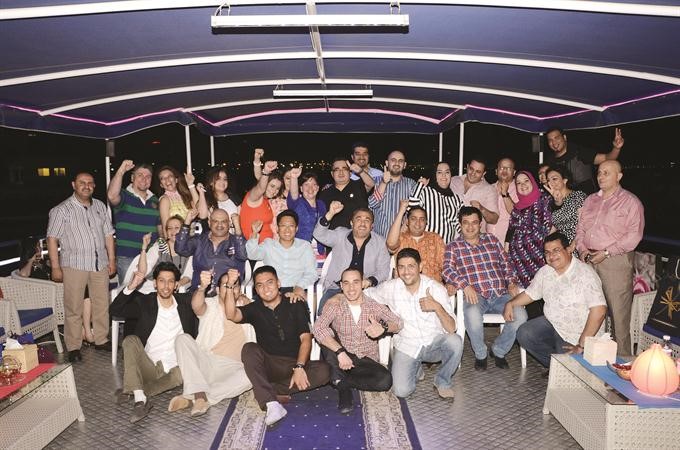 لقطة جماعية للمشاركين في الامسية﻿
