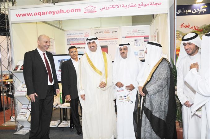 الشيخ نمر الصباح ووليد القدومي وشافي العجمي بجناح موقع عقارية الالكتروني 