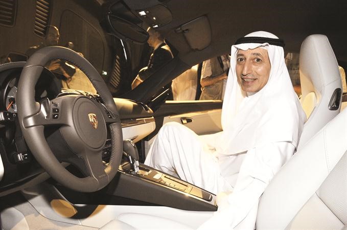 علي مراد بهبهاني متفقدا امكانيات بورشة الجديدة