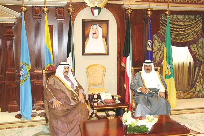 سمو ولي العهد الشيخ نواف الاحمد مستقبلا سمو الشيخ ناصر المحمد﻿