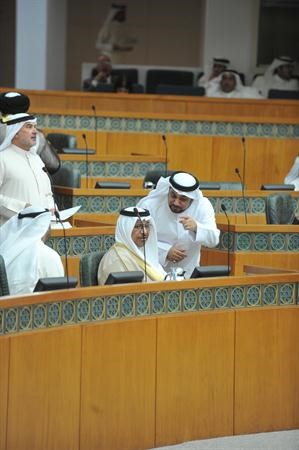 سمو رئيس الوزراء يستمع لحديث ديوسف الزلزلة