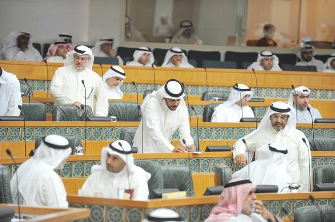 ناصر المري ونواف الفزيع خلال الجلسة