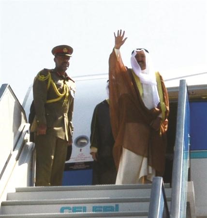 صاحب السمو الامير الشيخ صباح الاحمد لدى مغادرة سموه مطار ايزنبوجا الدولي﻿