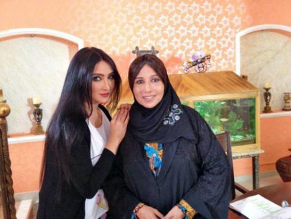سامية الطرابلسي مع مريم الغامدي من كواليس مسلسل هذا حنا