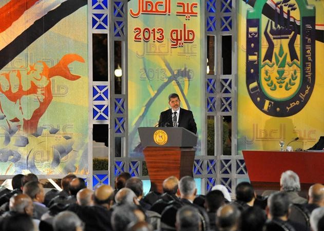 صورة ارشيفية للرئيس محمد مرسي خلال القائه كلمة بمناسبة عيد العمال بالقاهرة امس الاول 