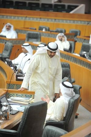 ويتحدث لاحد النواب﻿
