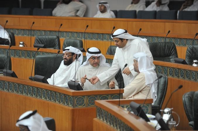  يعقوب الصانع واحمد المليفي ودعلي العمير﻿