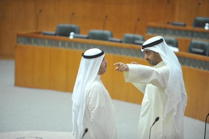  ويتناقش مع هاني شمس﻿