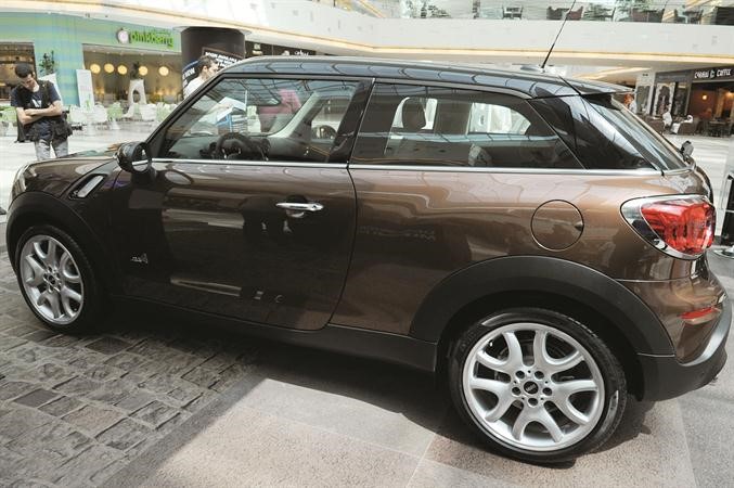 مظهر جانبي لسيارة MINI Paceman 