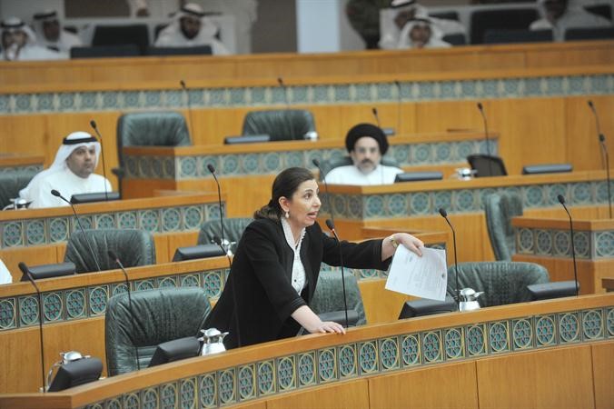 درولا دشتي ترد على سعدون حماد