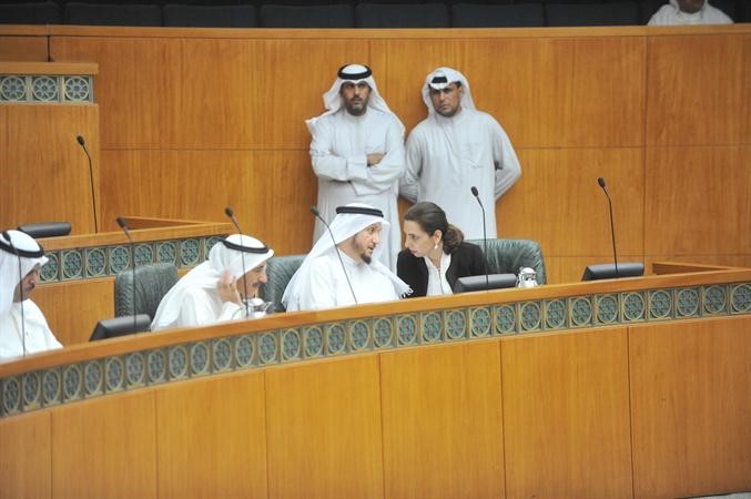 شريدة المعوشرجي يستمع الى درولا دشتي