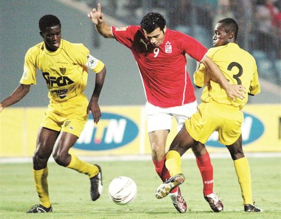 عماد متعب يقود الاهلي امام البنزرتي في بطولة افريقيا

