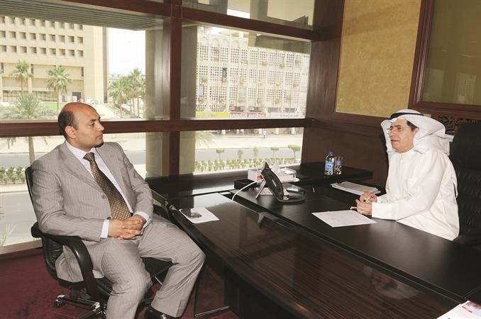 توفيق متحدثا للزميل احمد يوسف 	قاسم باشا ﻿