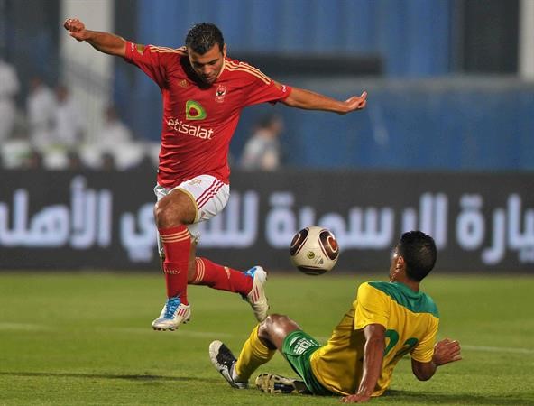 عماد متعب يقود خط هجوم الاهلي اليوم