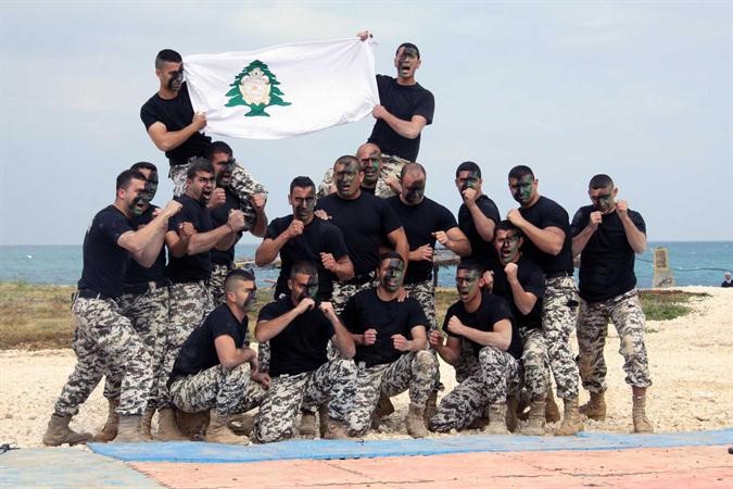 اعضاء فرقة المميزون في اول مناورة لهم	محمود الطويل ﻿