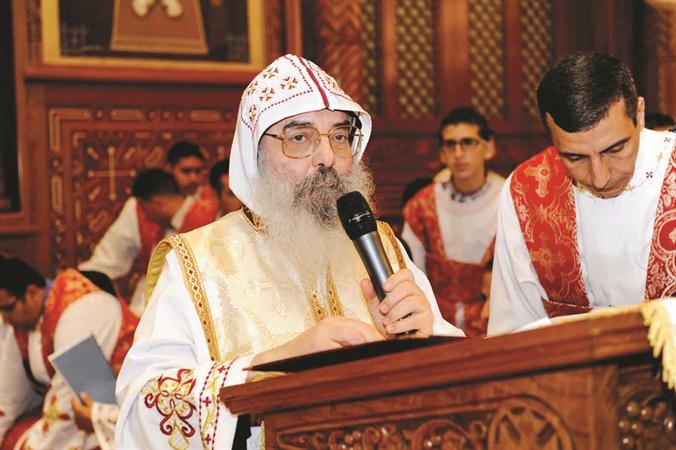 الانبا بيجول يلقي عظة عيد القيامة