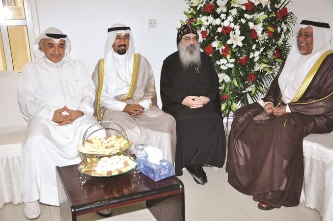 الشيخ علي الجراح والشيخ علي الجابر وعبدالحميد دشتي يقدمون التهنئة