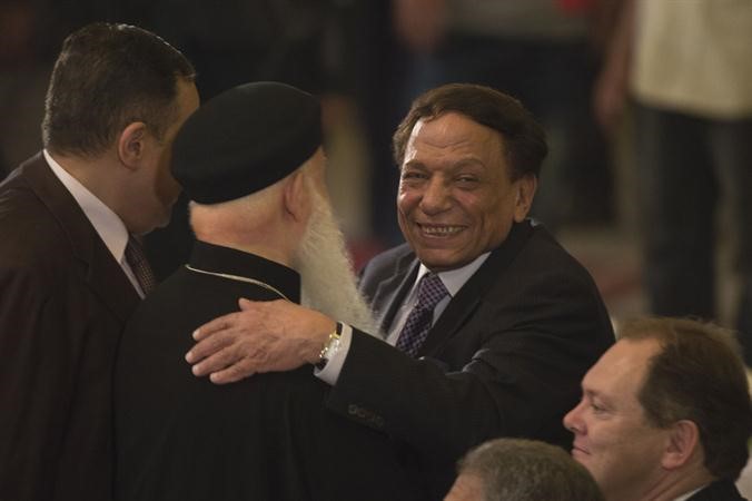 عادل امام خلال قداس عيد الفصح امس ﻿