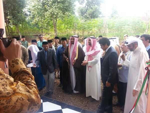 الشيخ دعيج الدعيج في مقدمة الوفد
