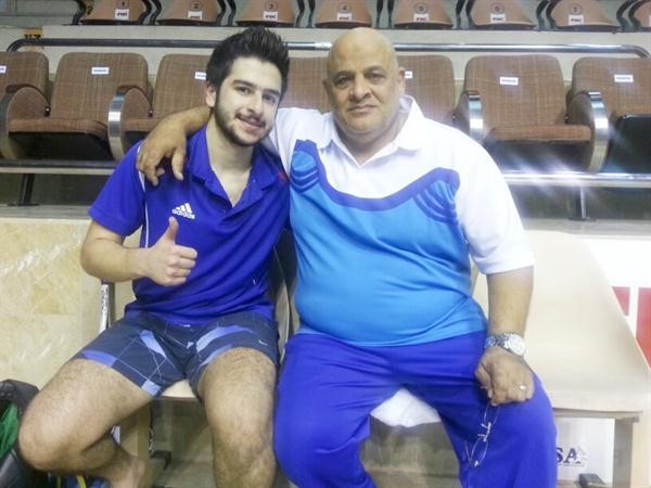 المدرب ناصر زهران والى جانبه النجم عبدالله المزين 