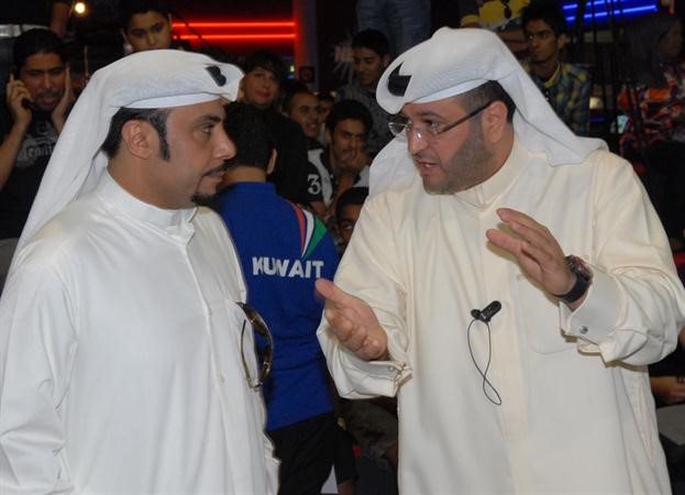 الشيخ طلال المحمد وخالد حبيب في احدى البطولات ﻿