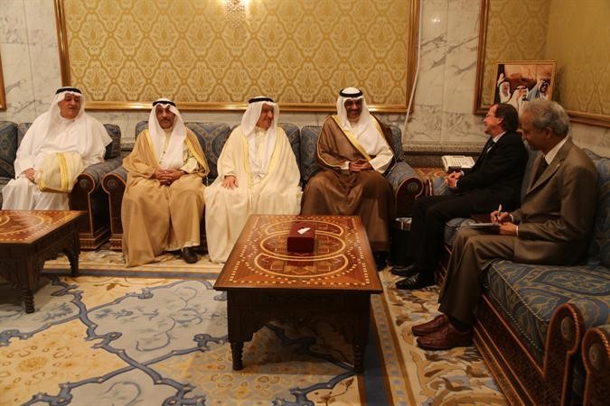 الشيخ صباح الخالدخلال لقائه مارتن كوبلر بحضور المستشار محمد ابوالحسن والسفيرين خالد المغامس وعلي المؤمن