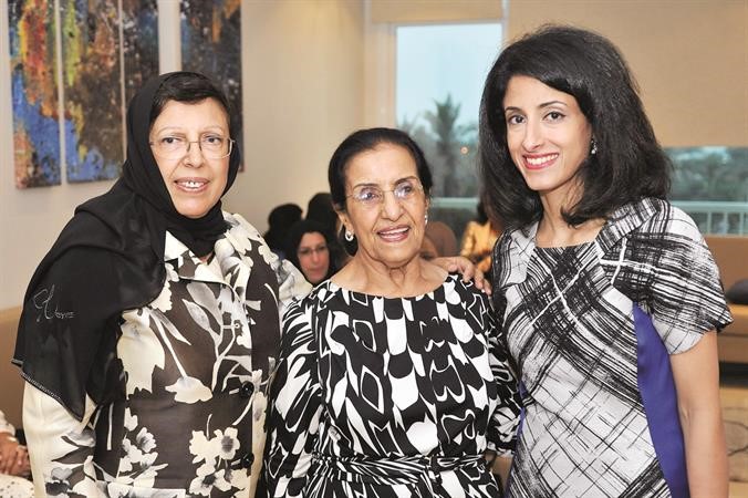 دشذور الغنيم والمربية الفاضلة لطيفة البراك ودسلمى العمر