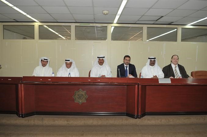 سيد صلاح الطبطبائي مترئسا الجمعية العمومية لاسمنت الهلال	اسامة ابوعطية ﻿