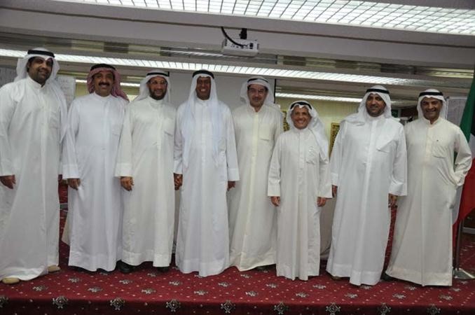 مبدر السلمان متوسطا اعضاء القائمة﻿