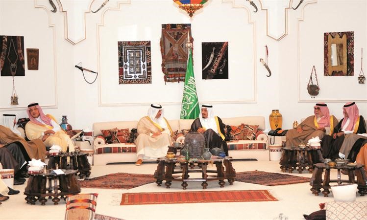 جانب من المباحثات بين صاحب السمو الملكي الامير سلمان بن عبدالعزيز وسمو الشيخ جابر المبارك بحضور صاحب السمو الملكي الامير مقرن بن عبد العزيزوصاحب السمو الملكي الامير سعود الفيصل والشيخ احمد الخالد﻿