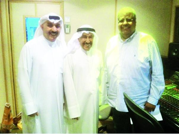 عبدالكريم عبدالقادر يتوسط انور عبدالله وسامي العلي