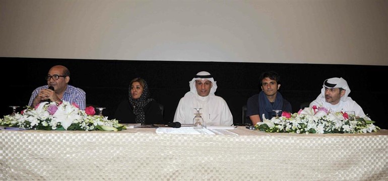 جمال سالم ونواف الجناحي ونجوم الغانم ومبارك المزعل والناقد طارق الشناوي خلال الندوة التطبيقية