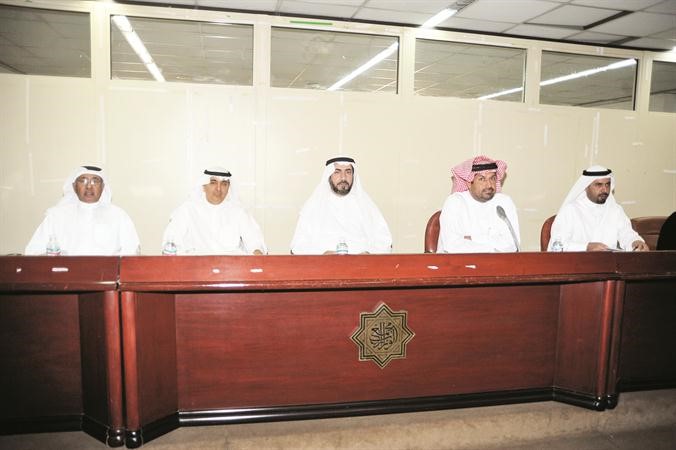 خالد السنعوسي خلال عمومية الاولى للاستثمار	 اسامة ابوعطية﻿