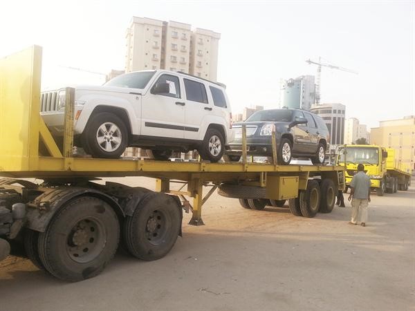 رفع عدد من السيارات المخالفة