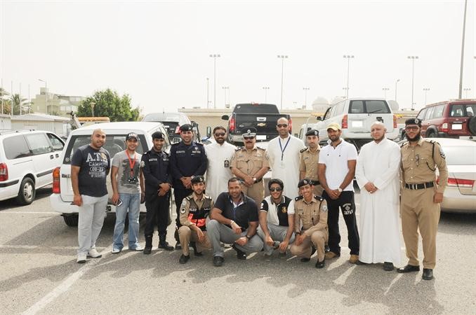 اللواء العلي في لقطة جماعية مع قوة المرور﻿
